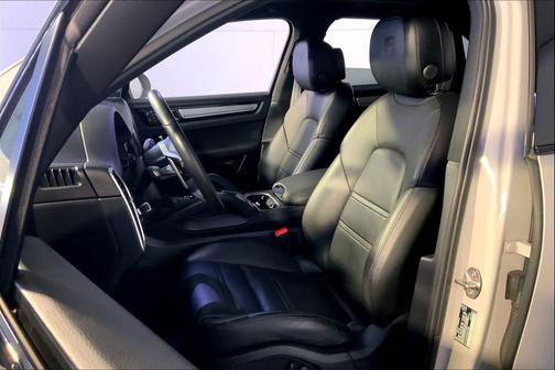 2022 Porsche Cayenne Platinum Edition