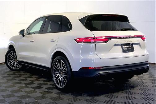 2022 Porsche Cayenne Platinum Edition