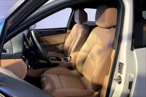 2025 Porsche Macan AWD