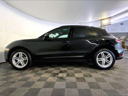 2023 Porsche Macan AWD