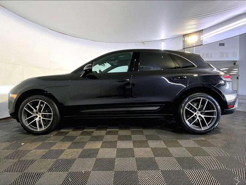 2025 Porsche Macan AWD