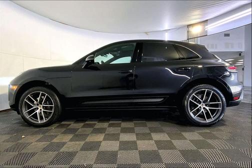 2025 Porsche Macan AWD