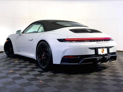 2026 Porsche 911 Carrera 4 GTS