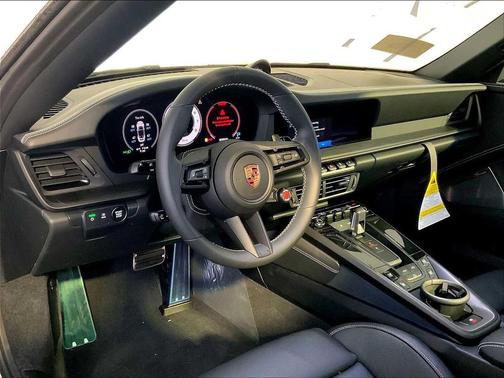 2026 Porsche 911 Carrera 4 GTS