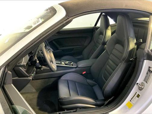 2026 Porsche 911 Carrera 4 GTS