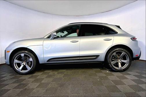 2023 Porsche Macan AWD