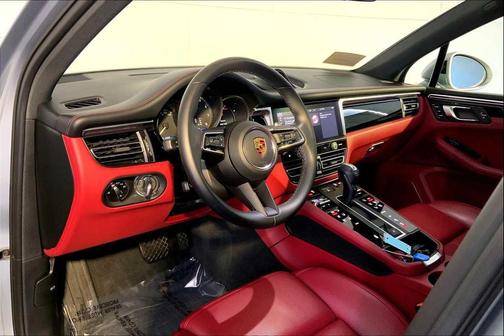 2023 Porsche Macan AWD
