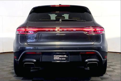 2022 Porsche Macan AWD