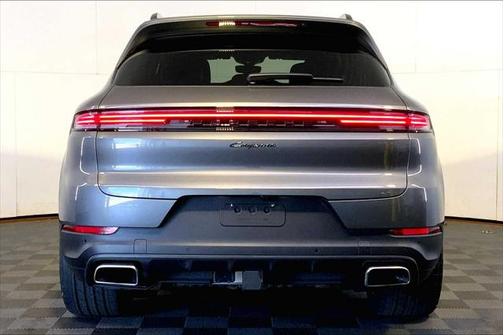 2024 Porsche Cayenne AWD