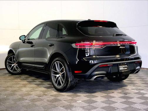 2023 Porsche Macan AWD