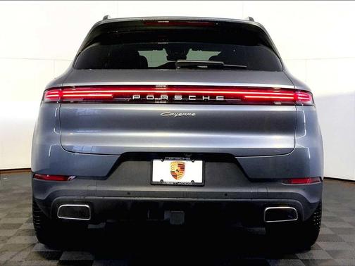 1H/Vanadium Grey M 2026 Porsche Cayenne Cayenne
