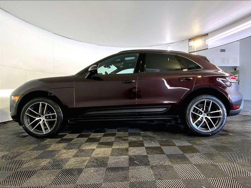2026 Porsche Macan AWD