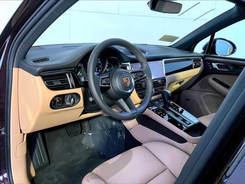 2026 Porsche Macan AWD