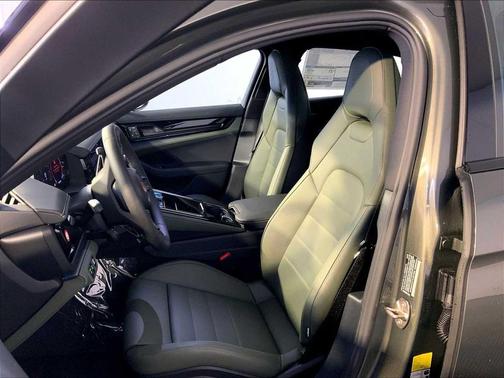 2026 Porsche Panamera 4