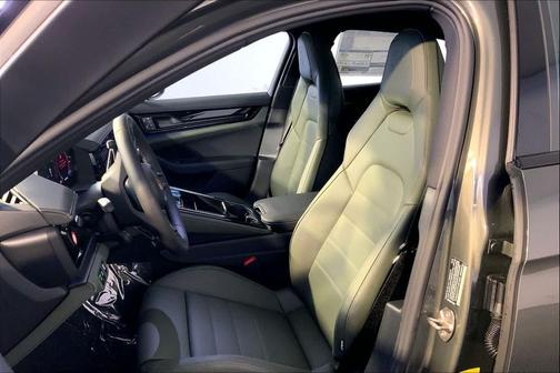 2026 Porsche Panamera 4