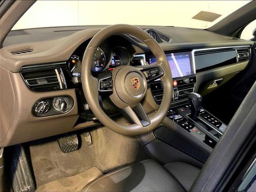 2023 Porsche Macan T