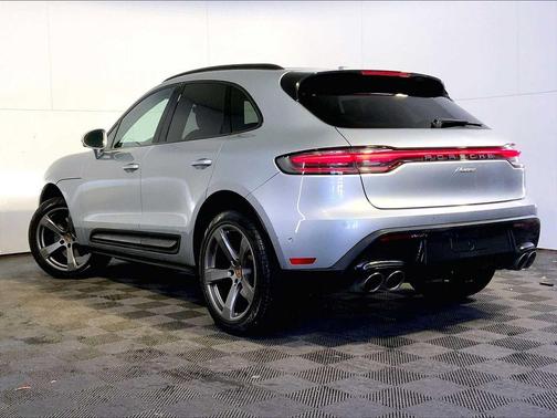 2022 Porsche Macan AWD