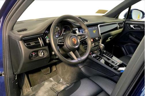 2023 Porsche Macan Base