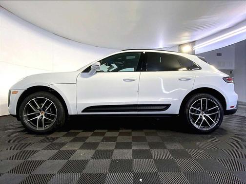 2026 Porsche Macan AWD