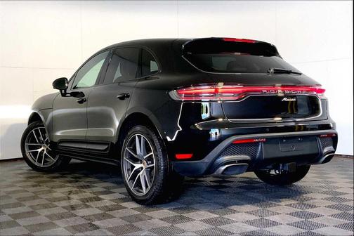 2025 Porsche Macan AWD