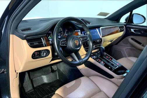 2022 Porsche Macan 