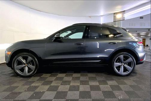 2022 Porsche Macan 