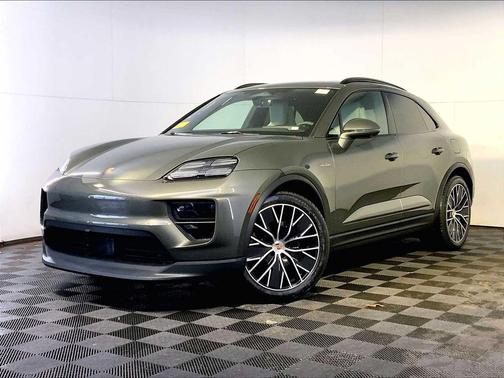 U4/Aventurine Gree 2026 Porsche Macan Macan Electric 4