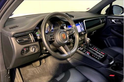 2023 Porsche Macan Base