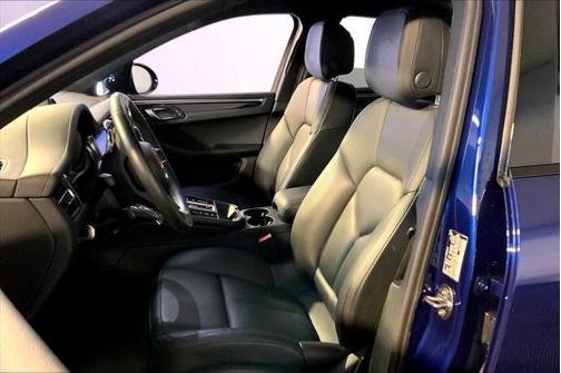 2023 Porsche Macan Base