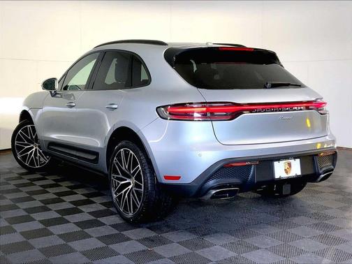 2026 Porsche Macan AWD