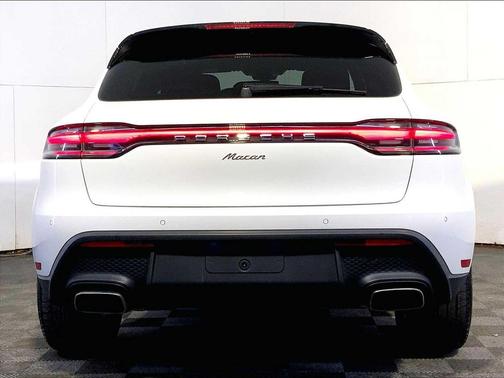 2025 Porsche Macan AWD