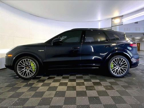 Moonlight Blue Metallic 2023 Porsche Cayenne Cayenne Turbo S E-Hybrid