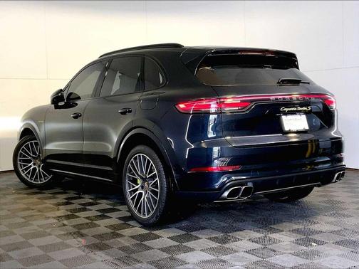Moonlight Blue Metallic 2023 Porsche Cayenne Cayenne Turbo S E-Hybrid