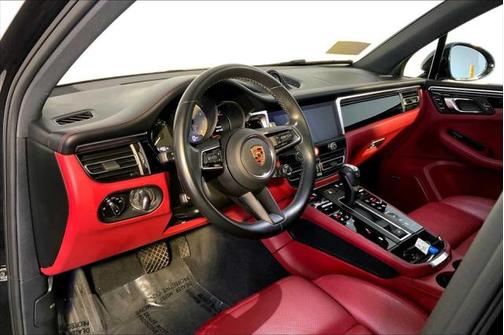 2023 Porsche Macan Base