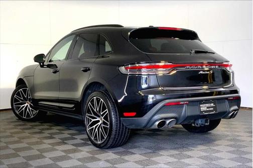 2023 Porsche Macan Base