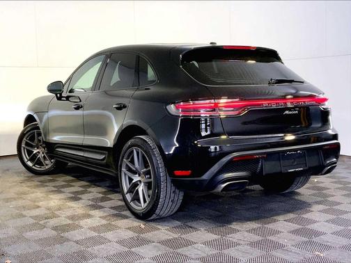 2024 Porsche Macan Base (PDK)