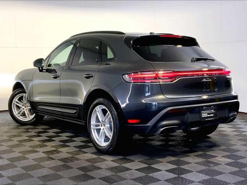 Volcano Grey Metallic 2026 Porsche Macan Macan