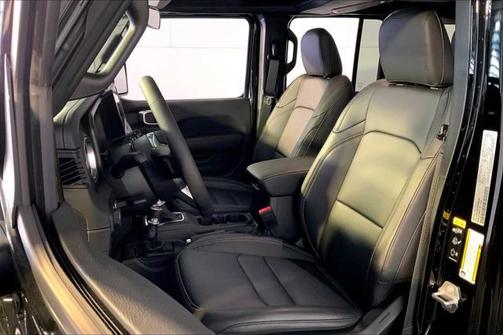 2024 Jeep Wrangler 4-Door Sahara 4x4