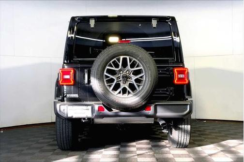 2024 Jeep Wrangler 4-Door Sahara 4x4