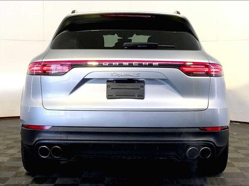 2023 Porsche Cayenne S