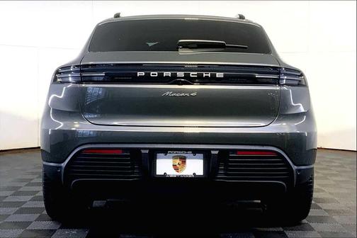 2025 Porsche Macan 4