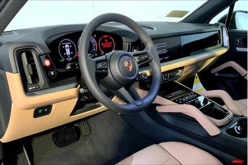 2025 Porsche Cayenne AWD
