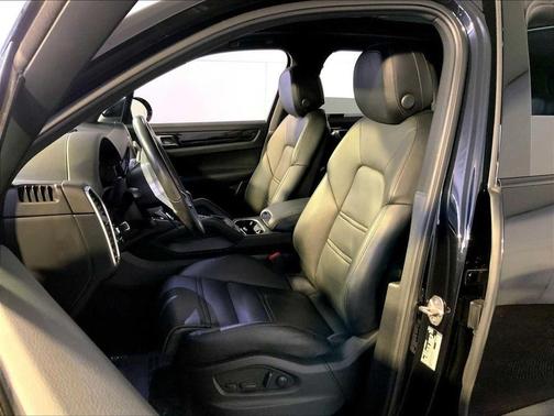 2022 Porsche Cayenne Cayenne