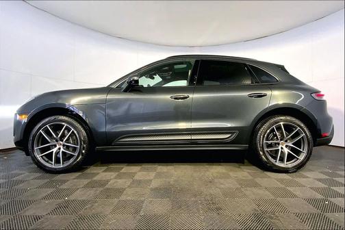 2025 Porsche Macan AWD