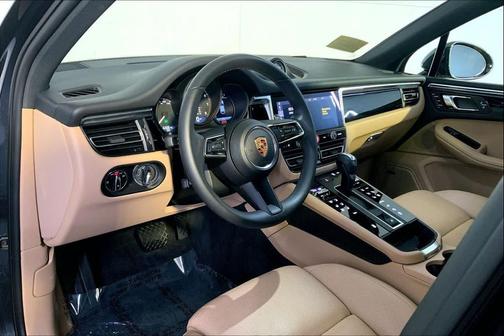 2025 Porsche Macan AWD