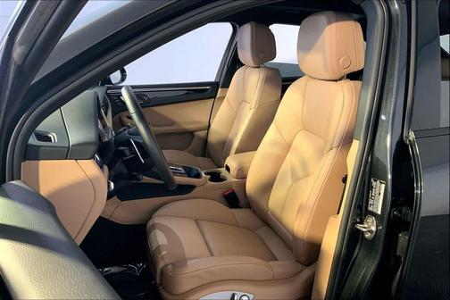 2025 Porsche Macan AWD