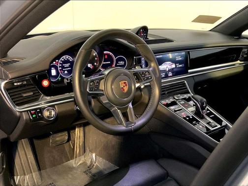 2019 Porsche Panamera 4