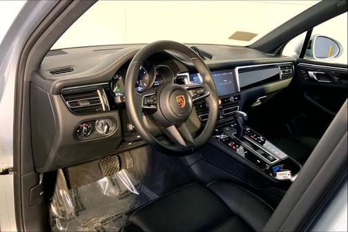 2023 Porsche Macan 