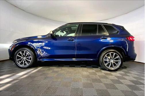 2022 BMW X5 M50i