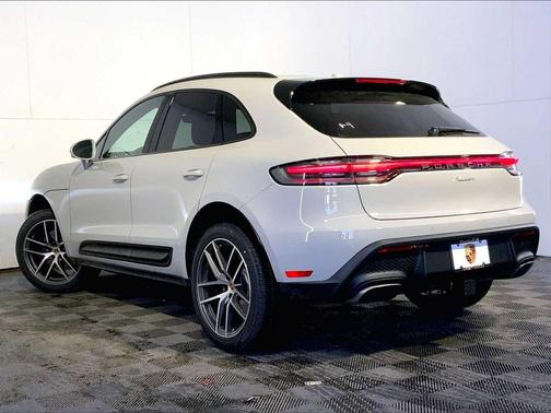 2026 Porsche Macan AWD